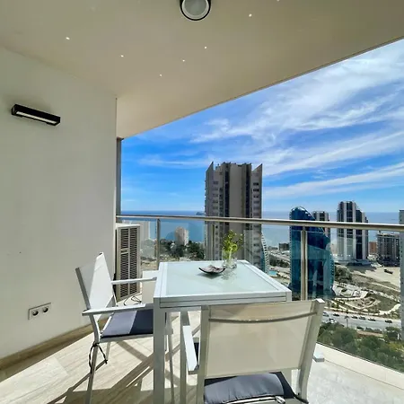 Poniente Lux דירה *